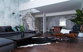 Industia Loft Apartment